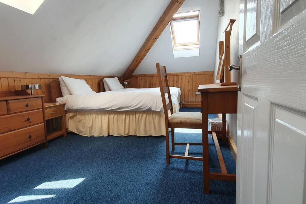 Stylish, Comfortable Apartment With Balcony Plymouth Esterno foto